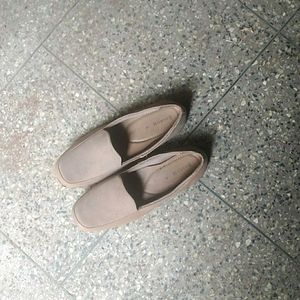 Khadims worn out Shoes