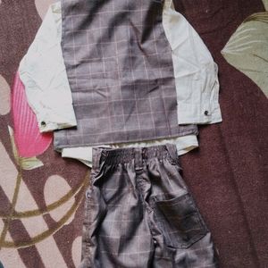 Boys 3piece Suit