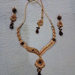 Beautiful Kundan Jewellery Set.