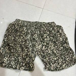 Night wear shorts with pockets