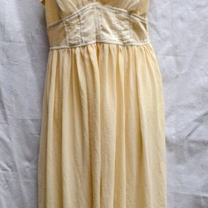 25W. CUTE CREME FROCK