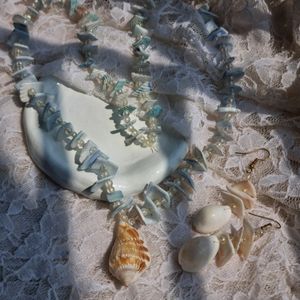 Shell Necklace Set With Pouch