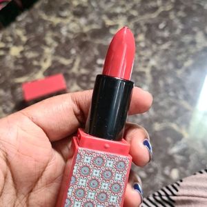 Huda Beauty Unused Lipstick