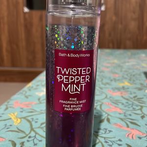 Bath & Body Works - Twisted Peppermint Fragrance