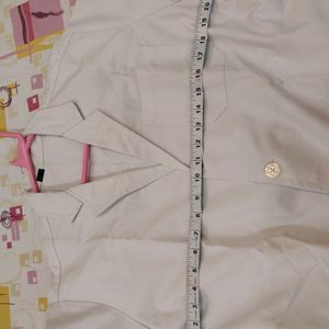 White Apron /Lab Coat With Collar And Pockets