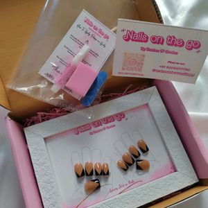 Press On Nails With Photo Frame