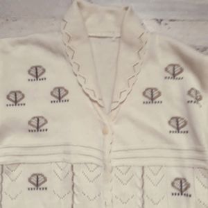 New Ladies Sweater In Cream Colour With Design