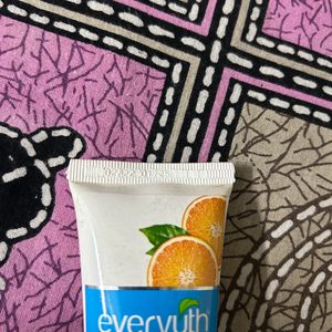 Everyuth Naturals Orange Peel Off Mask