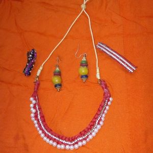 Necklace With Earrings And Clip