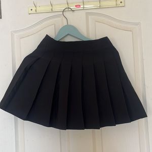 Urbanic Black Skorts