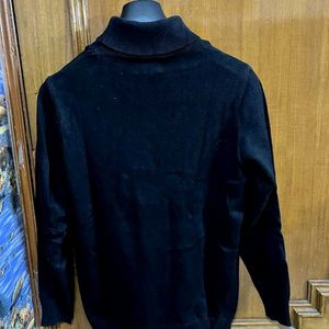 BLACK HIGH NECK SWEATER