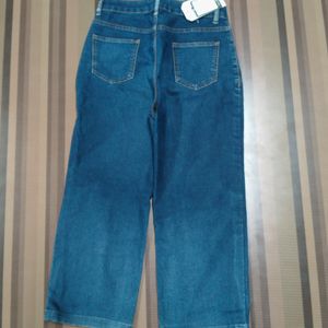 V-68 Size-28 Straight Women Denim Jeans