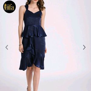 SALE!!! Elegant Velvet Finish Dress!