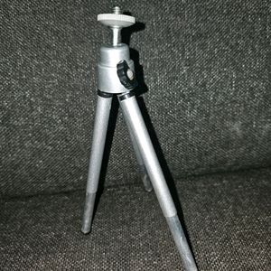 Portable tripod for Mobile Phones Excellent Choice For Video Bloggers