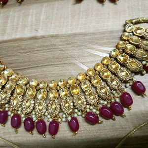 Neck Piece With Earrings And Mang Tikka