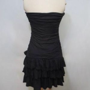 Donna Fashion: Pleated Vintage Dress