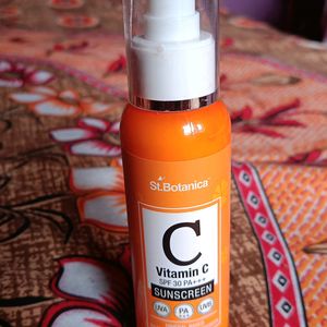 St.Botanica Vitamin C Sunscreen