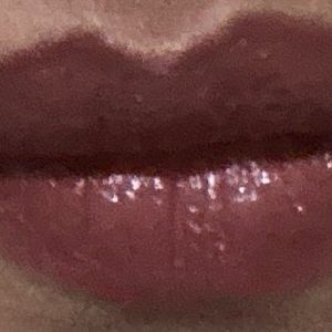 Rimmel London Gloss & Sugar Lipstick