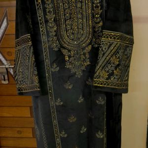 Heavy Velvet Designer Suit With Fullsize Shawl