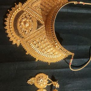 Detail Work Golden Bridal Set Neckpiece And Earrin