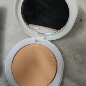 Lakme Absolute Perfect Radiance Compact