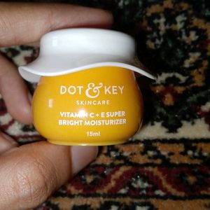 Dot and key moisturizer