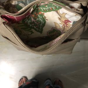 Sling Bag With Lot Of Space And Pocket