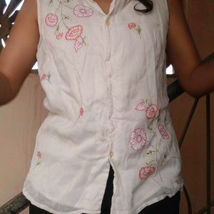 WHITE COLOUR SLEEVELESS SHIRT