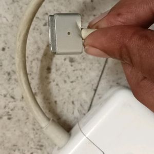 APPLE LAPTOP ORIGINAL CHARGER GOOD CONDITION