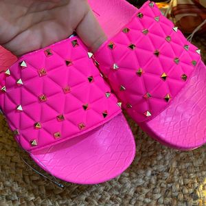 Dressberry Fushia Pink Sliders