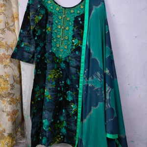 Beautiful Suit With Dupatta