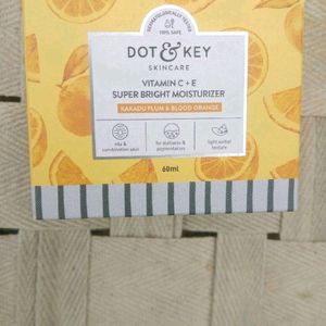 Dot Nd Key Vitamin C E Face Moisturizer New