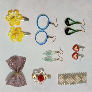 Earings And Hair Clips