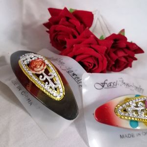 2 Pair Of Beautiful Hair Clips Only In ₹120