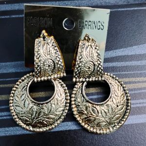 Set Of 2 Metal Earings