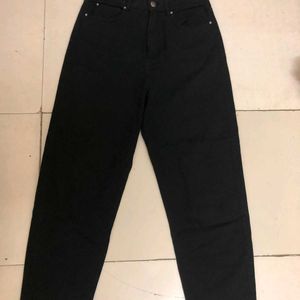 Mom Fit Black High-waisted Jeans