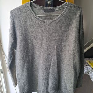 GREY SWEATER