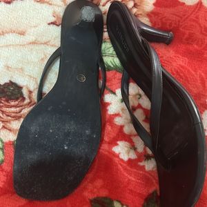 Vishudh Black Heels Woman