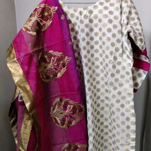 Embroidered Kurta Set