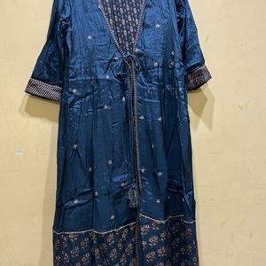 Avaasa Teal Floral Layered Kurta With Tie-up SizeL