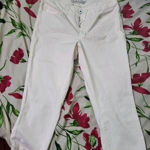 White 3/4 Pant