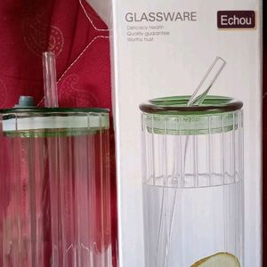 GLASS SIPPER WITH STRAW