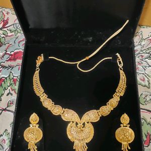 Golden Necklace Set Earrings