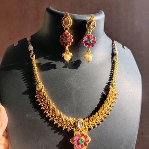 Gold Toned Elegant Necklace With Earring