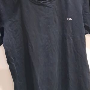 Black Tshirt In M Size