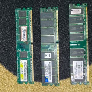 Ram 1GB (512+512+256 MB)