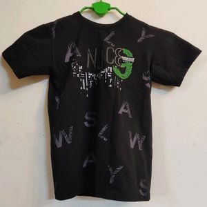 Boy's T-shirt / Black / Age 4 - 5