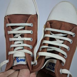 Northstar By Bata Sneakers in Good Condition