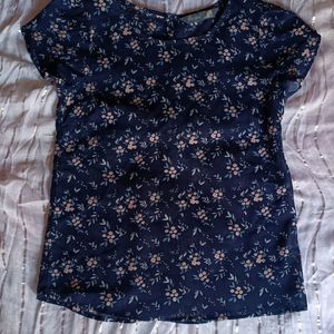 Floral Navy Blue Top🦋