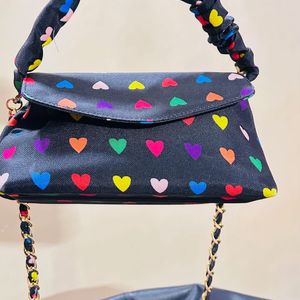 Cute heart sling bag 💚🖤🩶❤️🩷